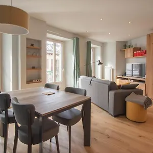 Apartment Les Aiguilles- Town Centre Luxury 2 Bedroom, Chamonix